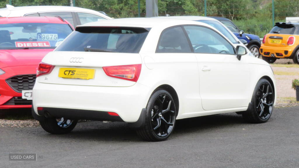 Audi A1 1.6 Tdi Se White #3
