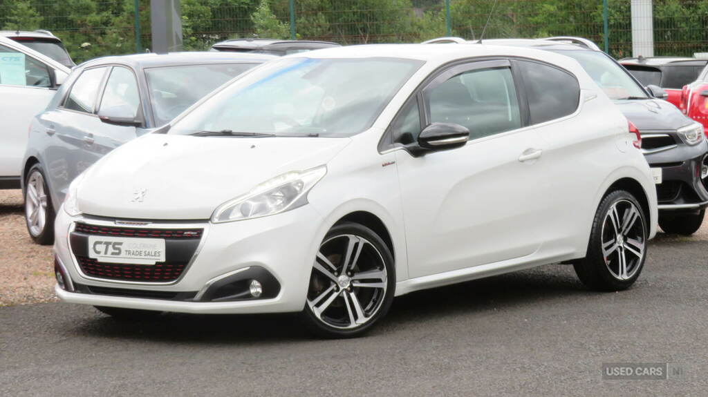 Peugeot 208 1.6 Bluehdi 120 Gt Line White #4
