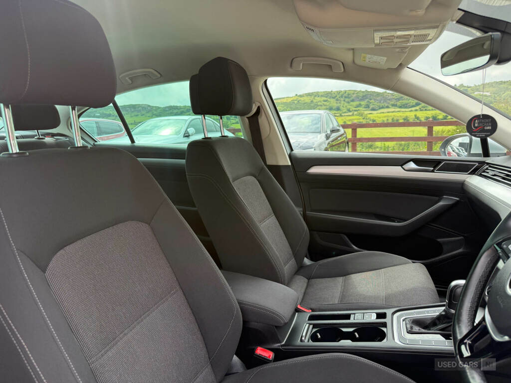 Volkswagen Passat 2L R-line Black #9