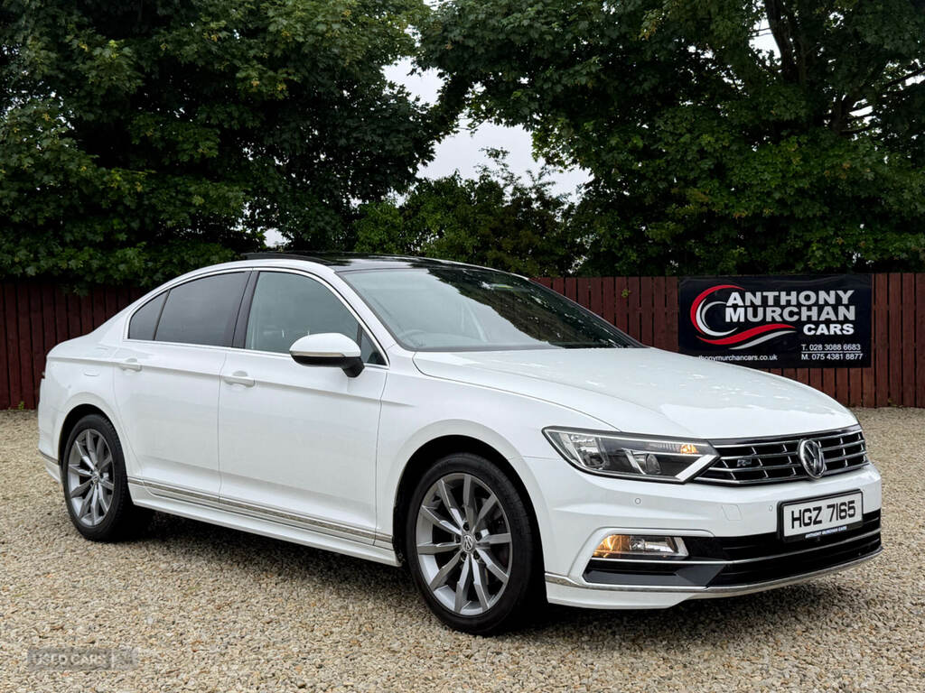 Volkswagen Passat 2.0 Tdi Scr 190 R-line Panoramic Roof White