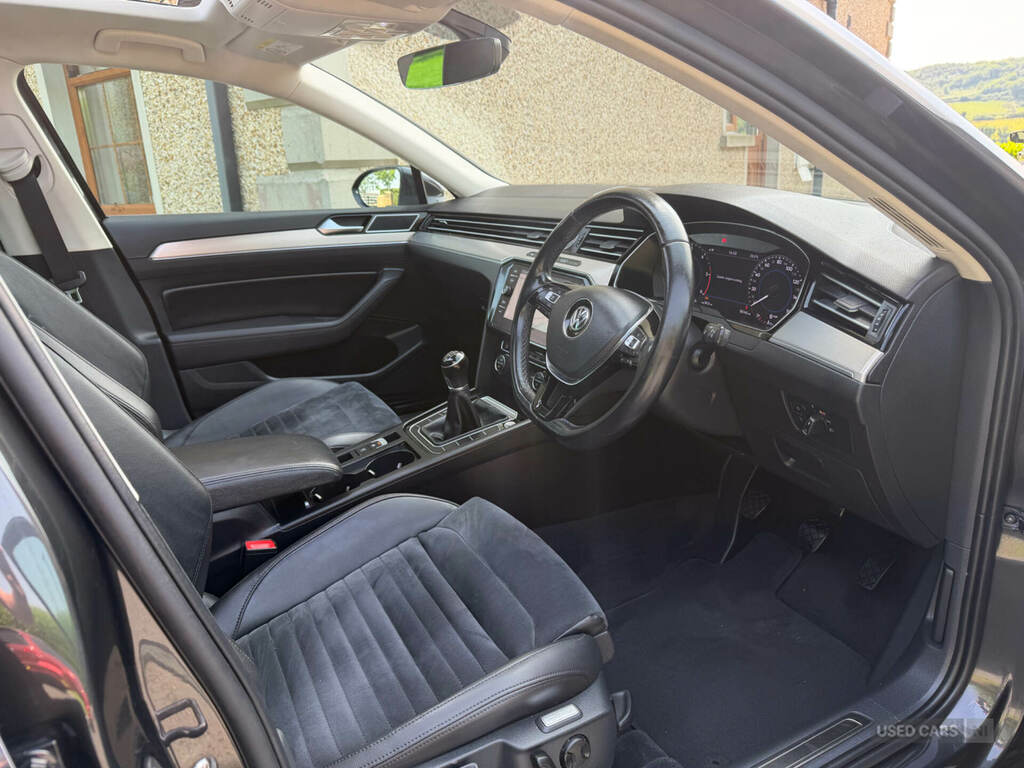 Volkswagen Passat 2.0 Tdi Gt Panoramic Roof Black #9
