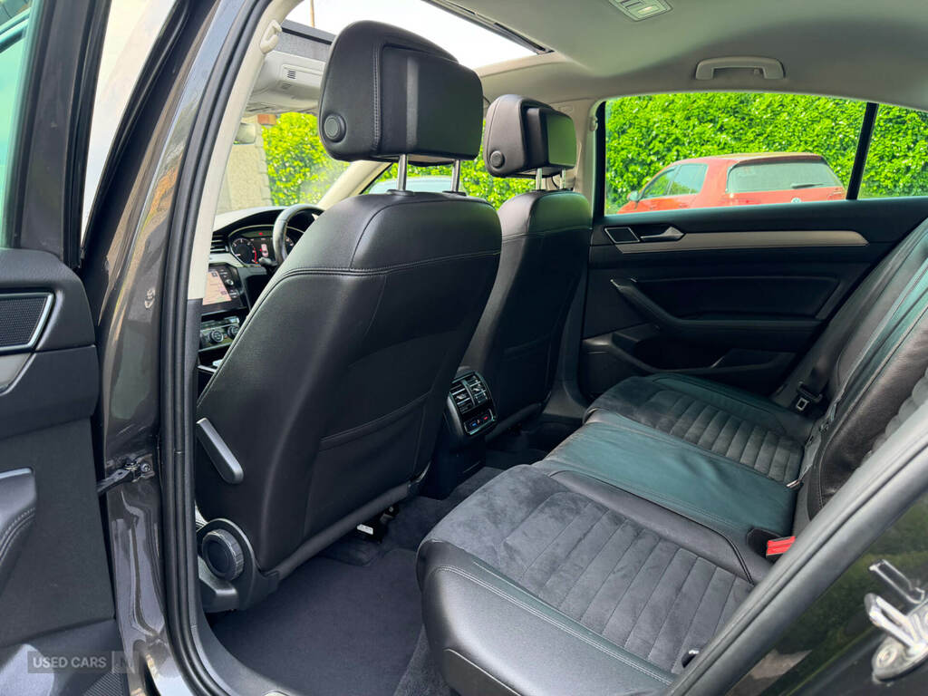 Volkswagen Passat 2.0 Tdi Gt Panoramic Roof Black #12