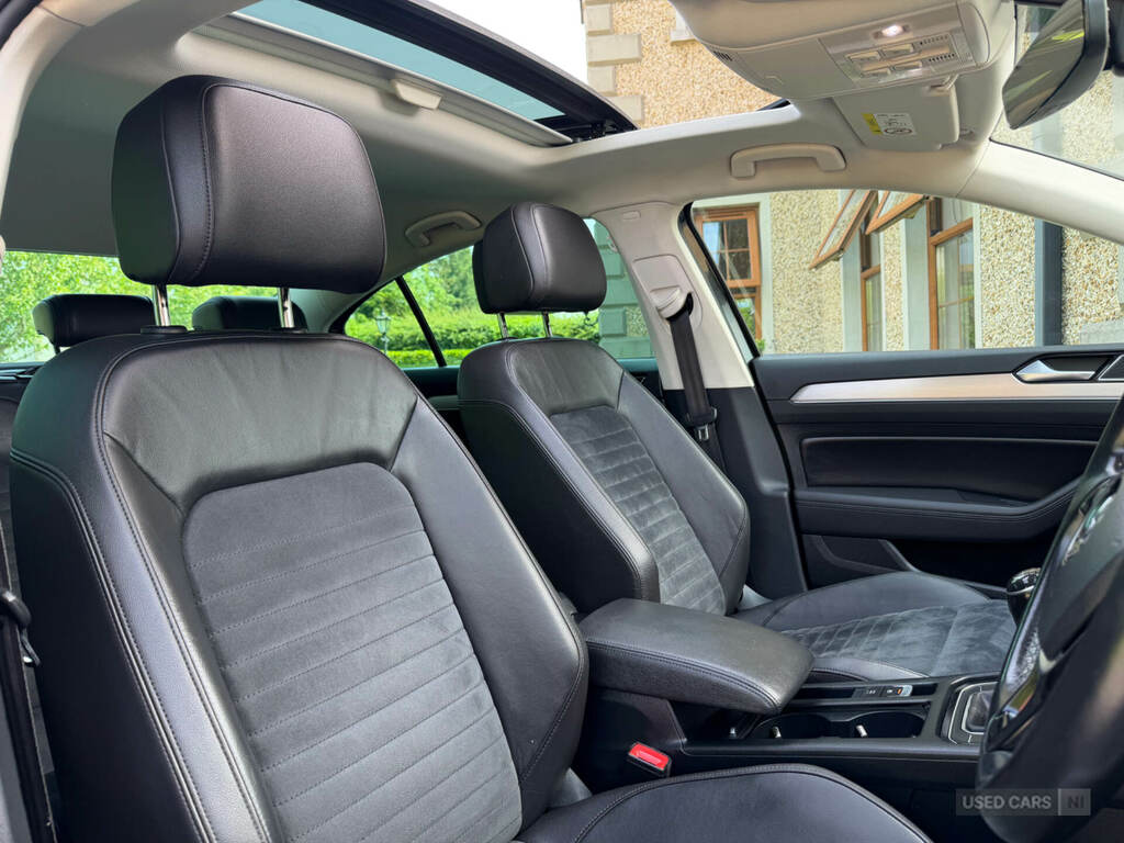 Volkswagen Passat 2.0 Tdi Gt Panoramic Roof Black #10