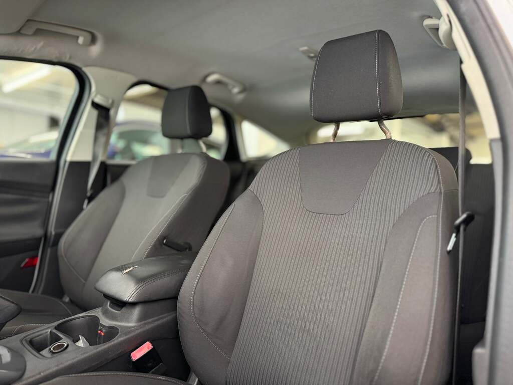 Ford Focus Titanium X 5-Door Black #11