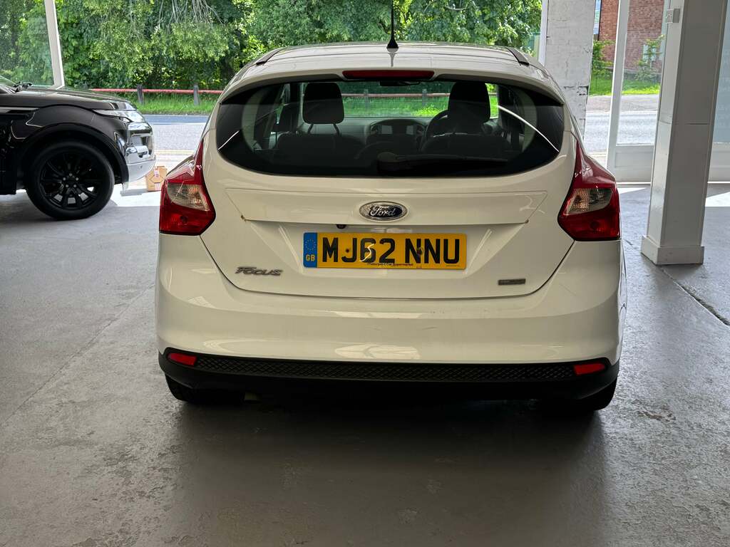 Ford Focus Titanium X 5-Door Black #6