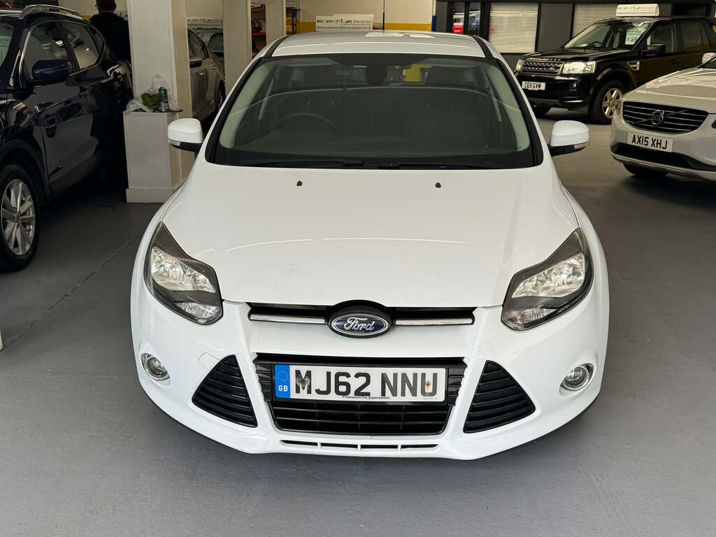 Ford Focus Titanium X 5-Door Black #2