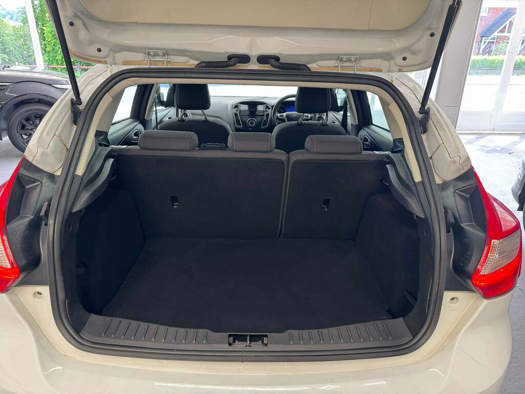 Ford Focus Titanium X 5-Door Black #7