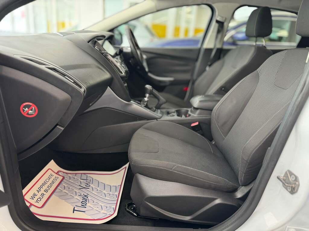 Ford Focus Titanium X 5-Door Black #10
