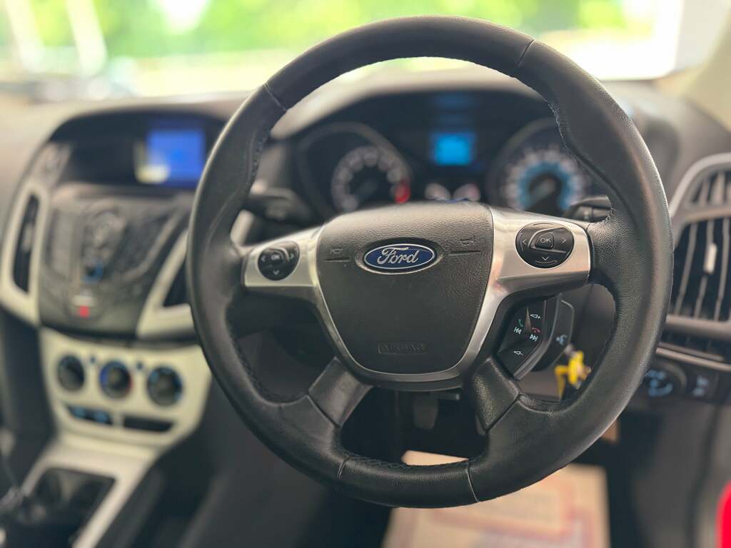 Ford Focus 1.6 Tdci Zetec Euro 5 Ss Black #14