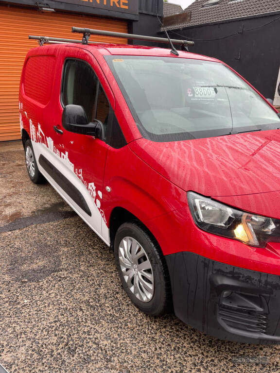 Peugeot Partner 1000 1.5 Bluehdi 100 Red #2