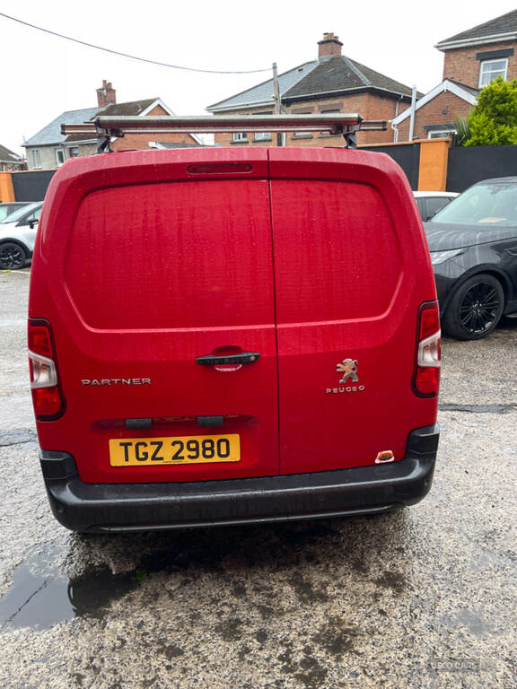 Peugeot Partner 1000 1.5 Bluehdi 100 Red #4
