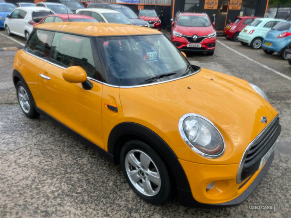 Mini Hatch 1.2 One CGZ1906 Orange #2