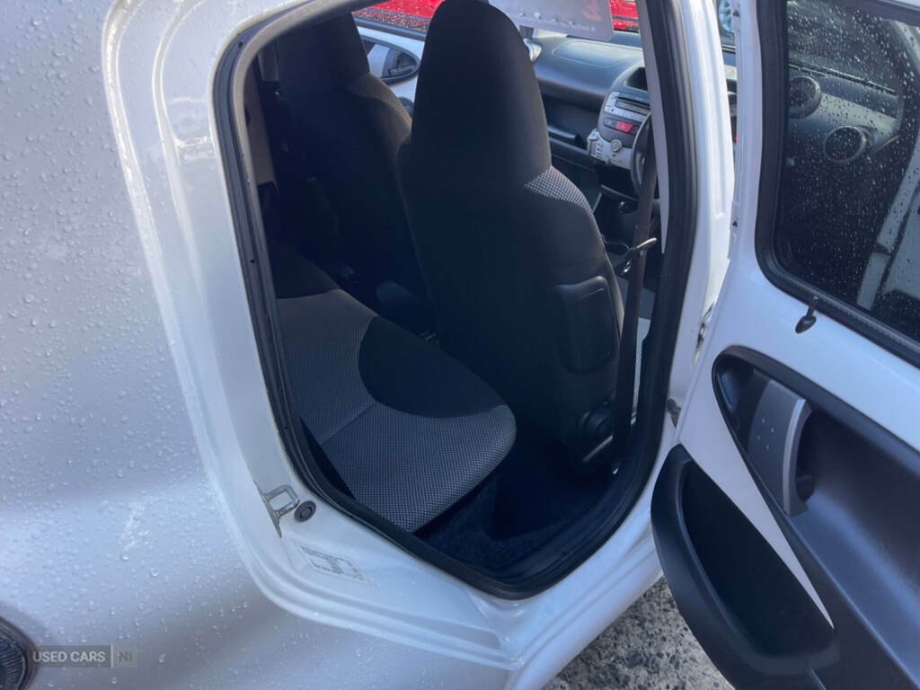 Toyota Aygo 1.0 Vvt-i Fire White #6