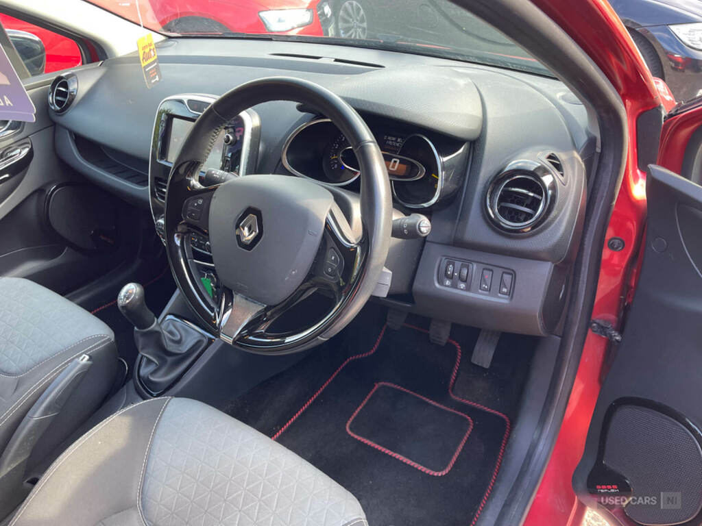 Renault Clio 1.5 Dci 90 Dynamique Red #6