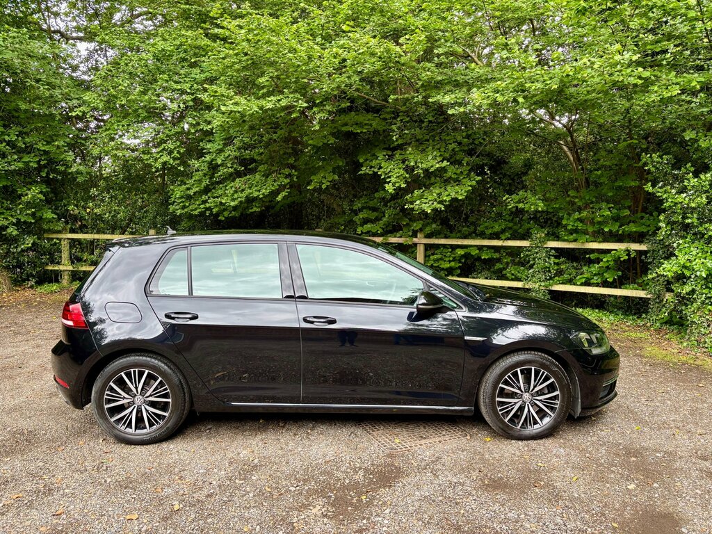 Volkswagen Golf 1.5 Tsi Evo Se Nav Hatchback Eur Black #2