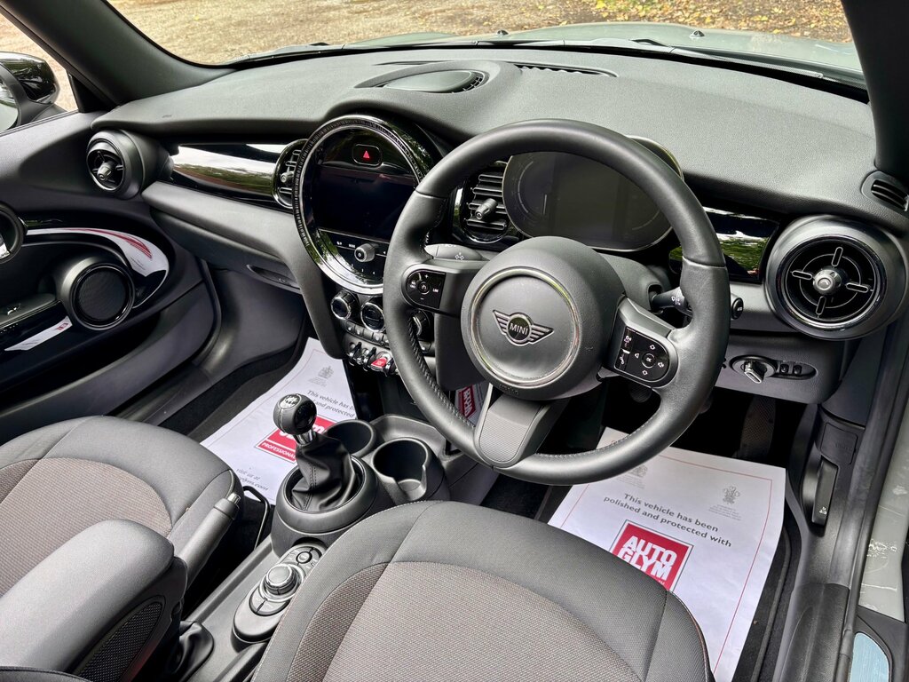 Mini Convertible 1.5 Cooper Classic Convertible E Grey #3