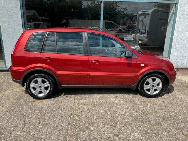 Ford Fusion 1.6 Zetec Hatchback 179 G Km Red #2