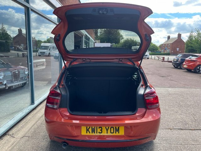 BMW 1 Series 2.0 116D Sport Hatchback Euro 5 Orange #6
