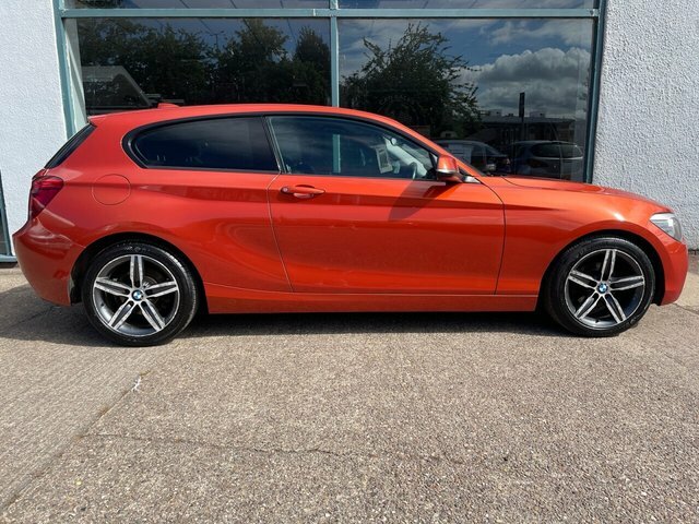 BMW 1 Series 2.0 116D Sport Hatchback Euro 5 Orange #3