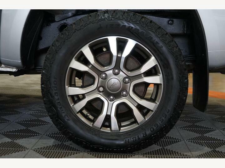 Ford Ranger 3.2 Tdci Wildtrak Pickup Double Cab Aut CA67LHF Silver #4