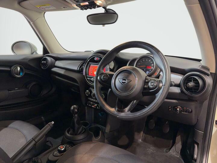 Mini Hatch 1.5 Cooper Classic Euro 6 Ss YA68WOM White #3