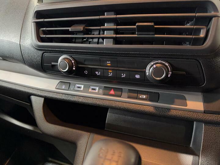 Vauxhall Vivaro Pro Black #40
