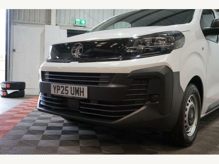 Vauxhall Vivaro Pro Black #18