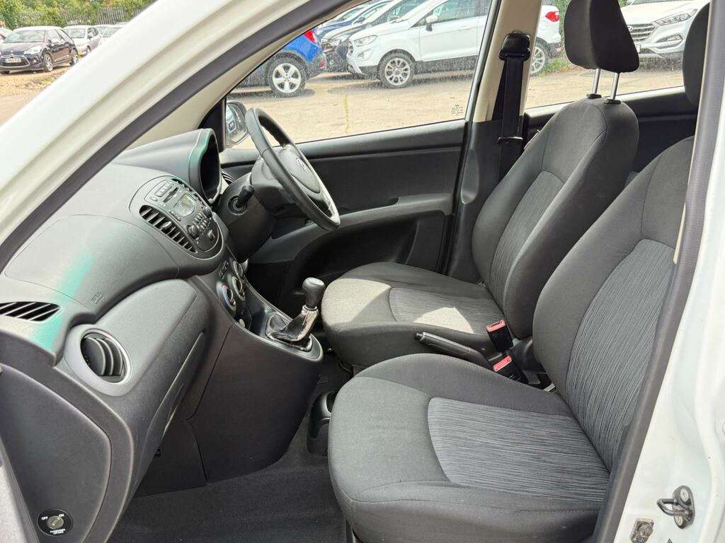 Hyundai I10 Classic Red #11