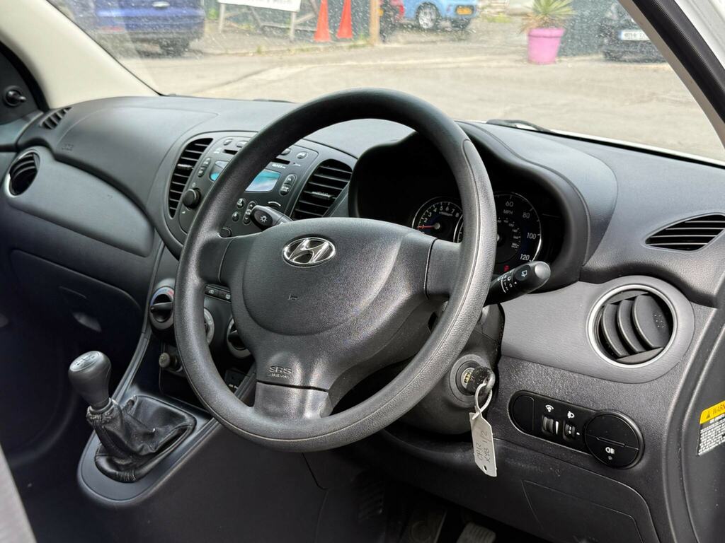 Hyundai I10 Classic Red #17