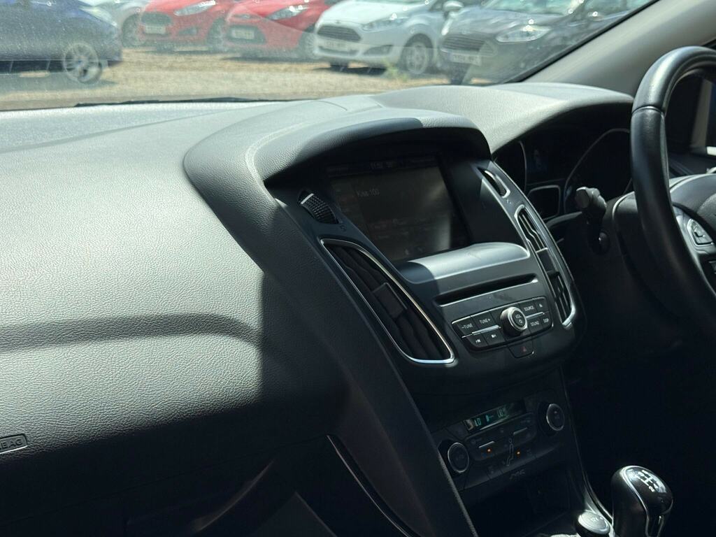 Ford Focus 2.0T Ecoboost St-3 Hatchback Eur Red #10