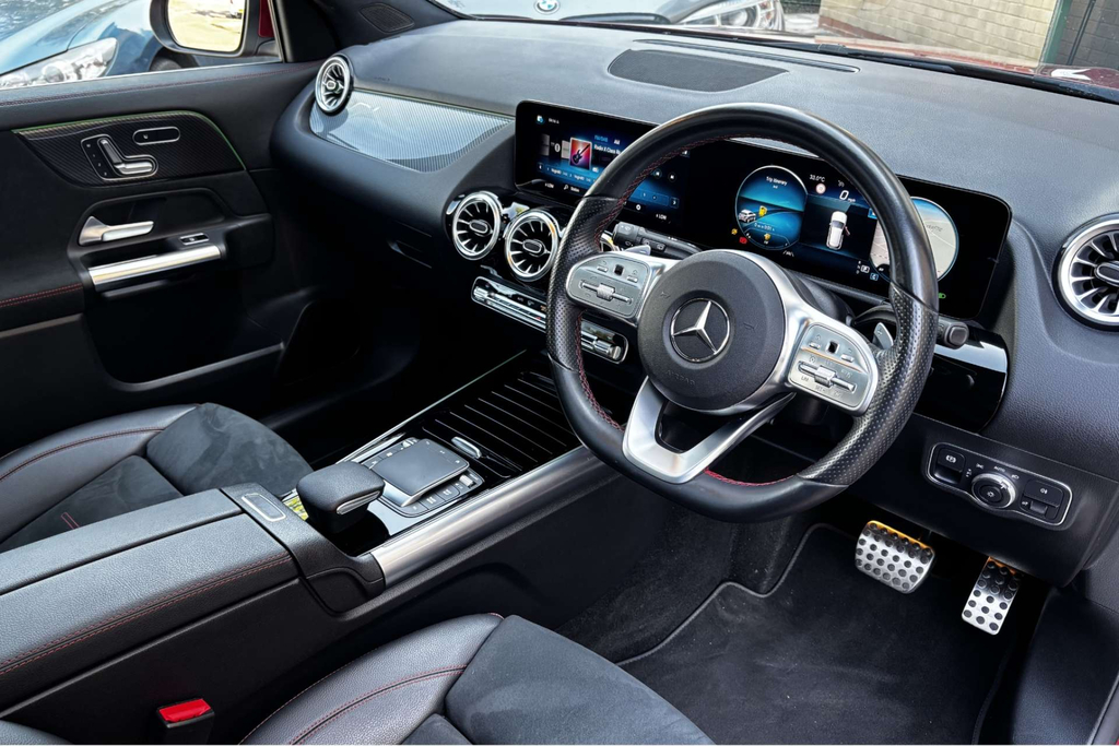 Mercedes-Benz GLA Class D Amg Line Premium Plus Suv 8G-dct 4Matic  #2