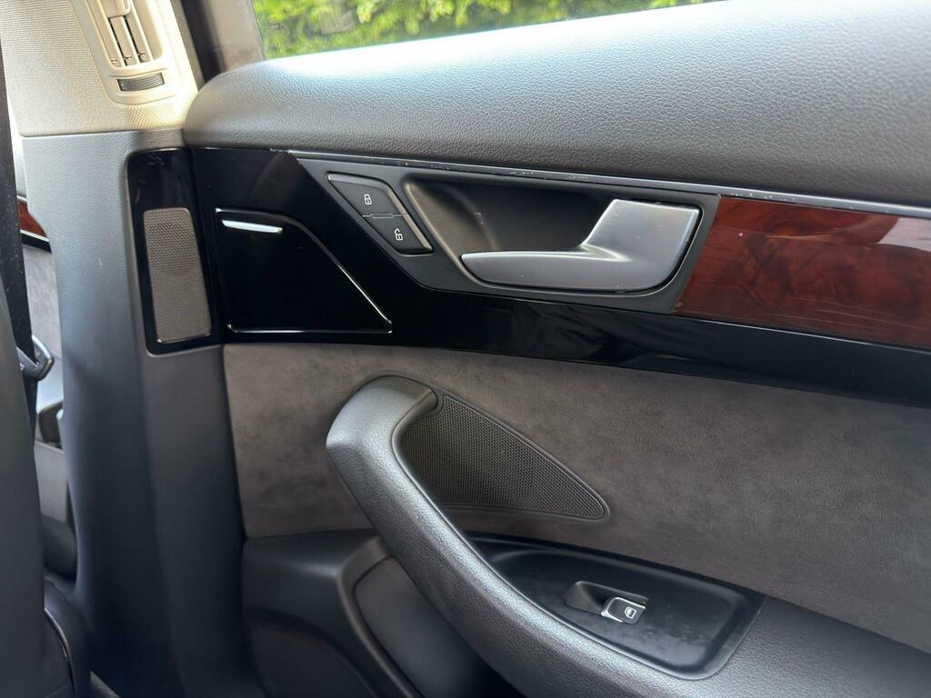 Audi A8 3.0 Tdi Quattro Se Executive 250 Bhp Silver #24