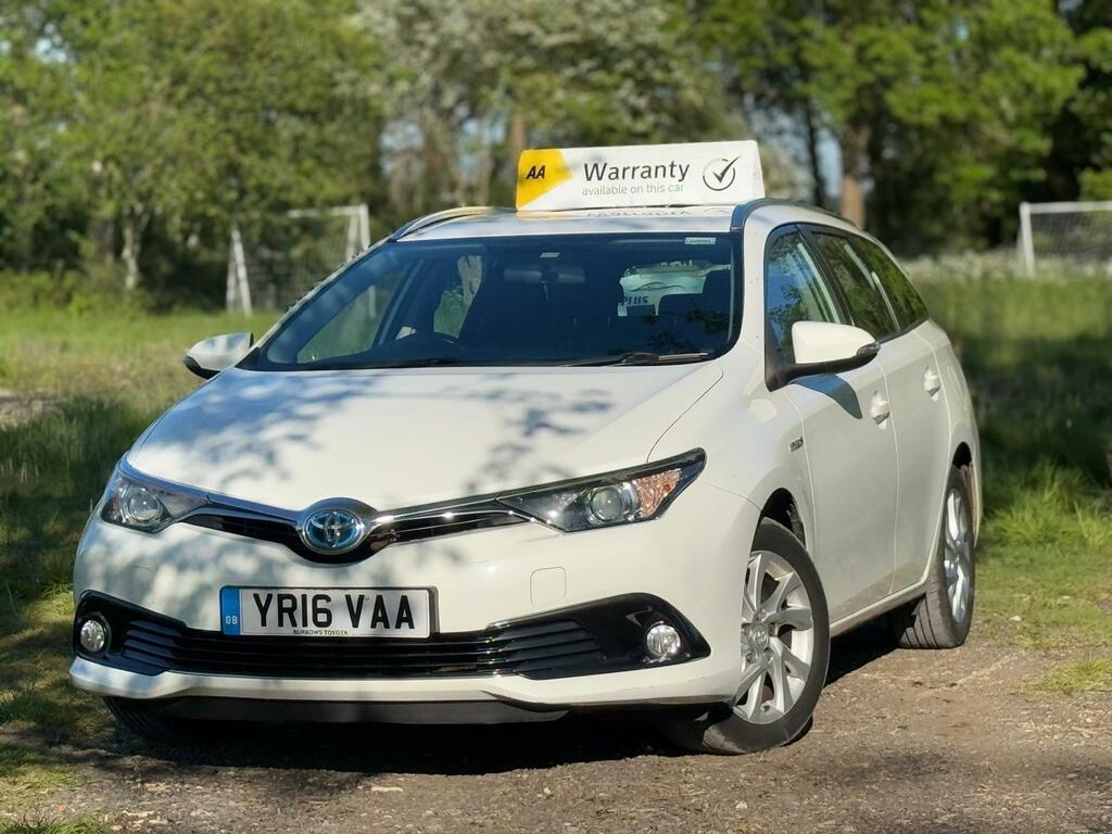 Toyota Auris Icon YR16VAA White #4