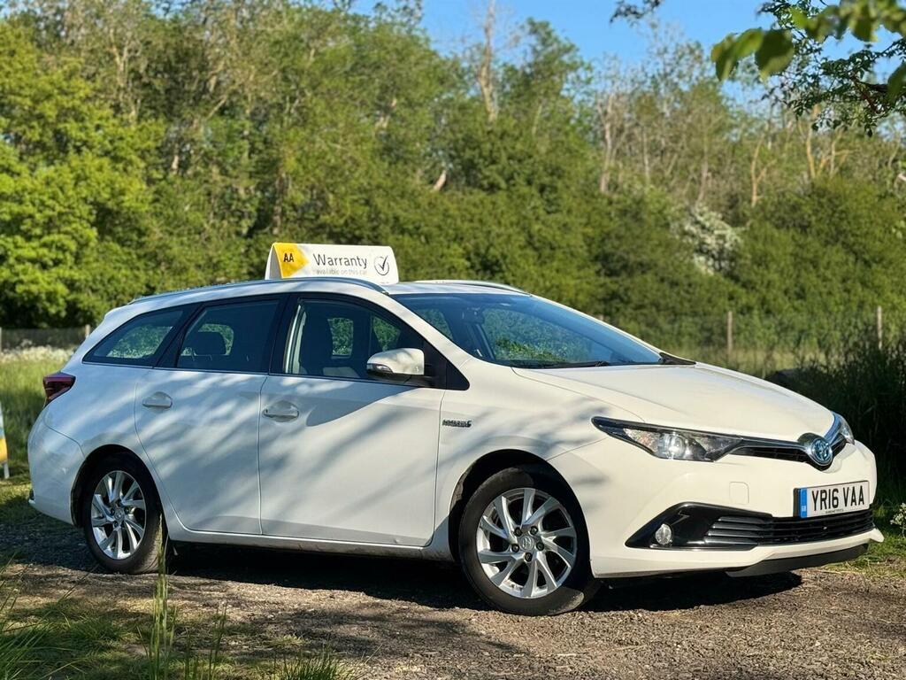 Toyota Auris Estate 1.8 Vvt-h Icon Touring Sports Cvt Euro 6 S YR16VAA White #2
