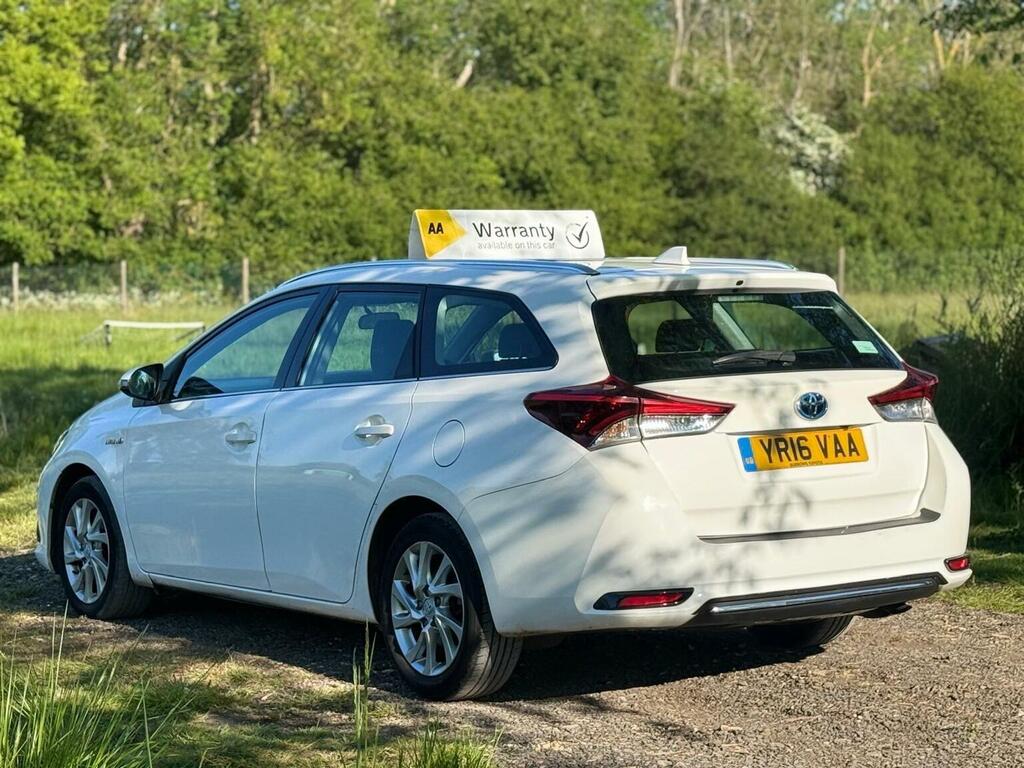 Toyota Auris Estate 1.8 Vvt-h Icon Touring Sports Cvt Euro 6 S YR16VAA White #3