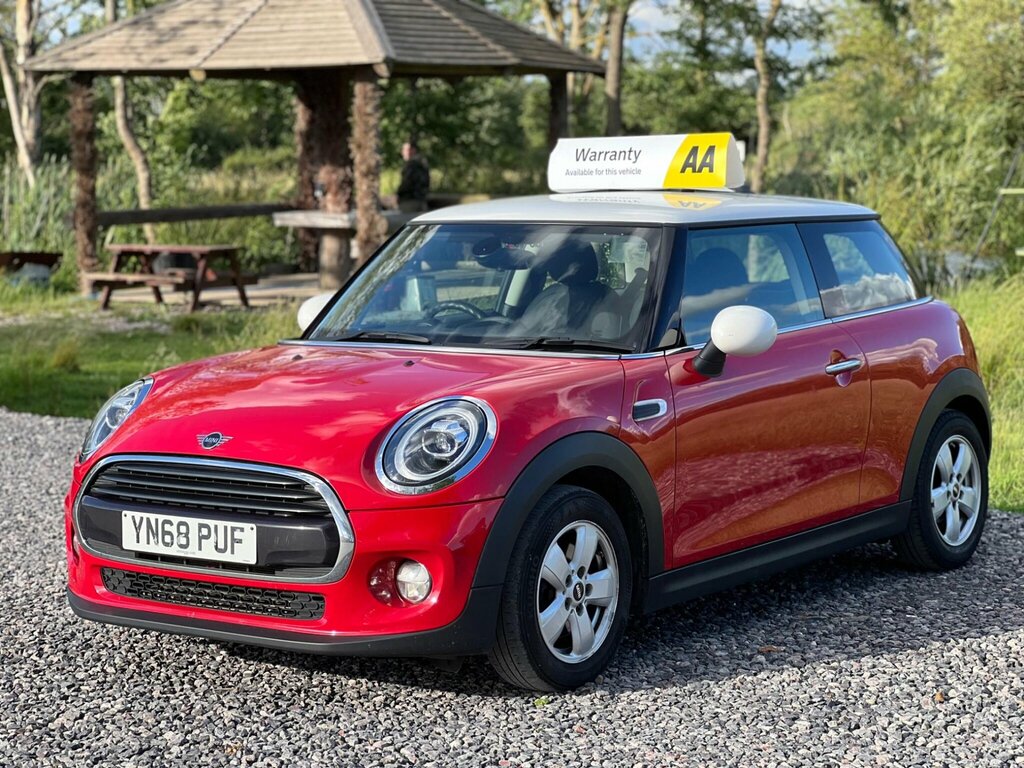 Mini Hatch 1.5 Cooper Classic Euro 6 Ss YN68PUF Red