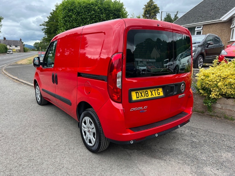 Fiat Doblo 16V Multijet II Ecojet Red #4