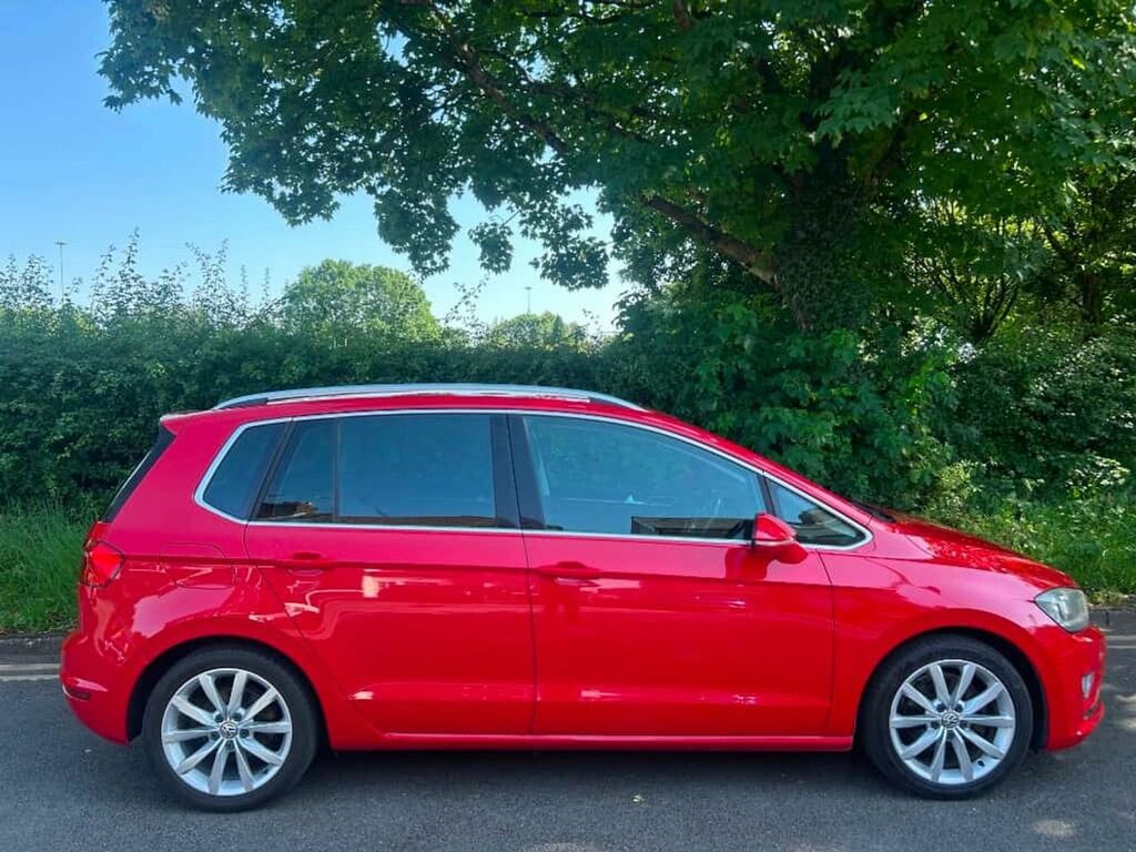 Volkswagen Golf SV Gt Tsi Red #2