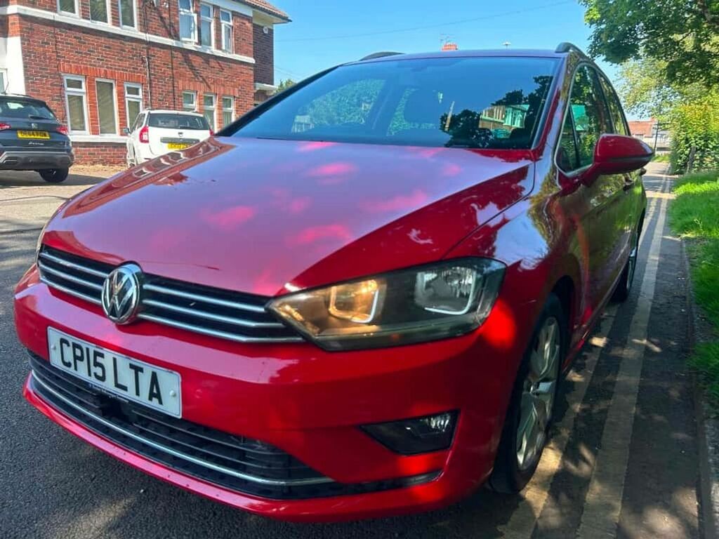 Volkswagen Golf SV Gt Tsi Red #4
