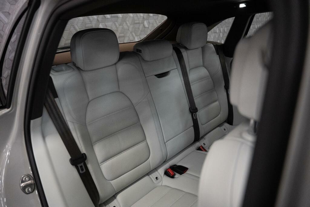 Porsche Macan T V6 S Red #22