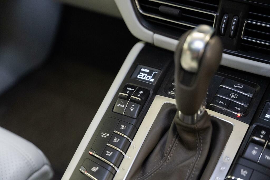 Porsche Macan T V6 S Red #42