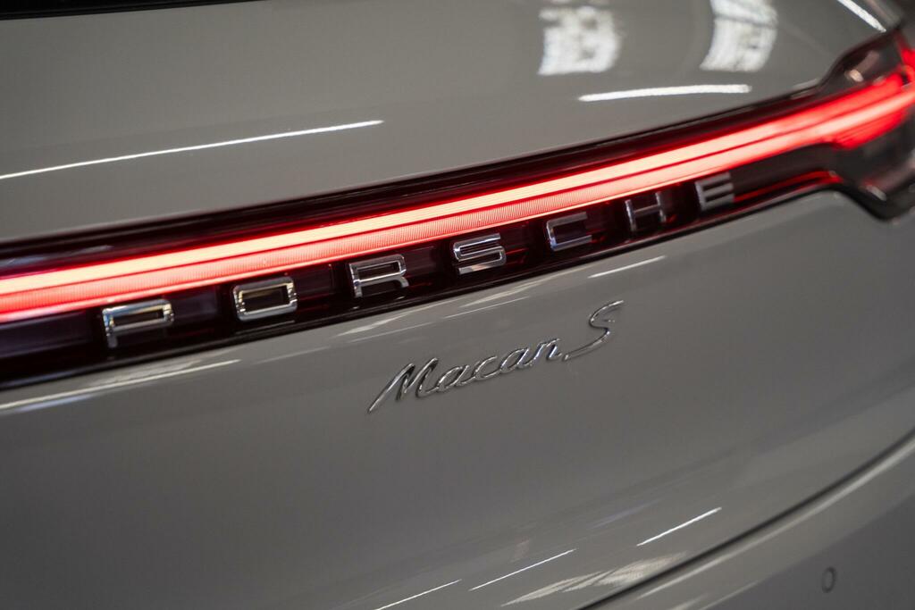 Porsche Macan T V6 S Red #57