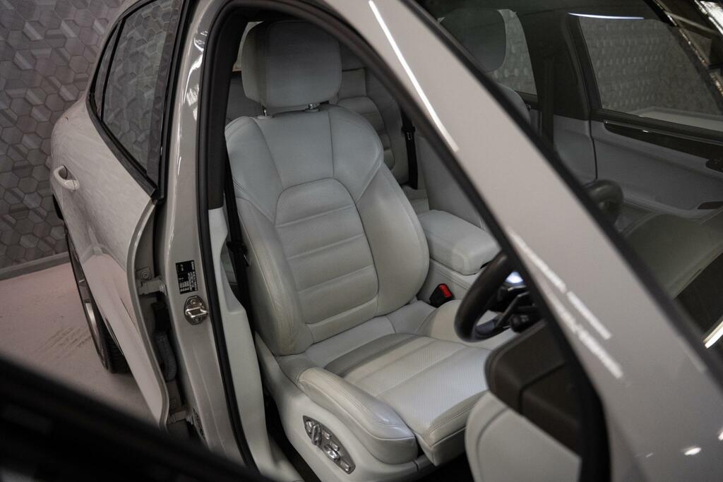 Porsche Macan T V6 S Red #21