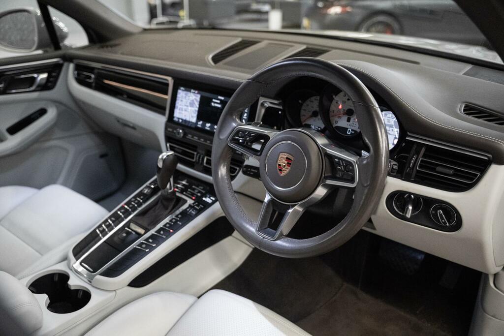 Porsche Macan T V6 S Red #35