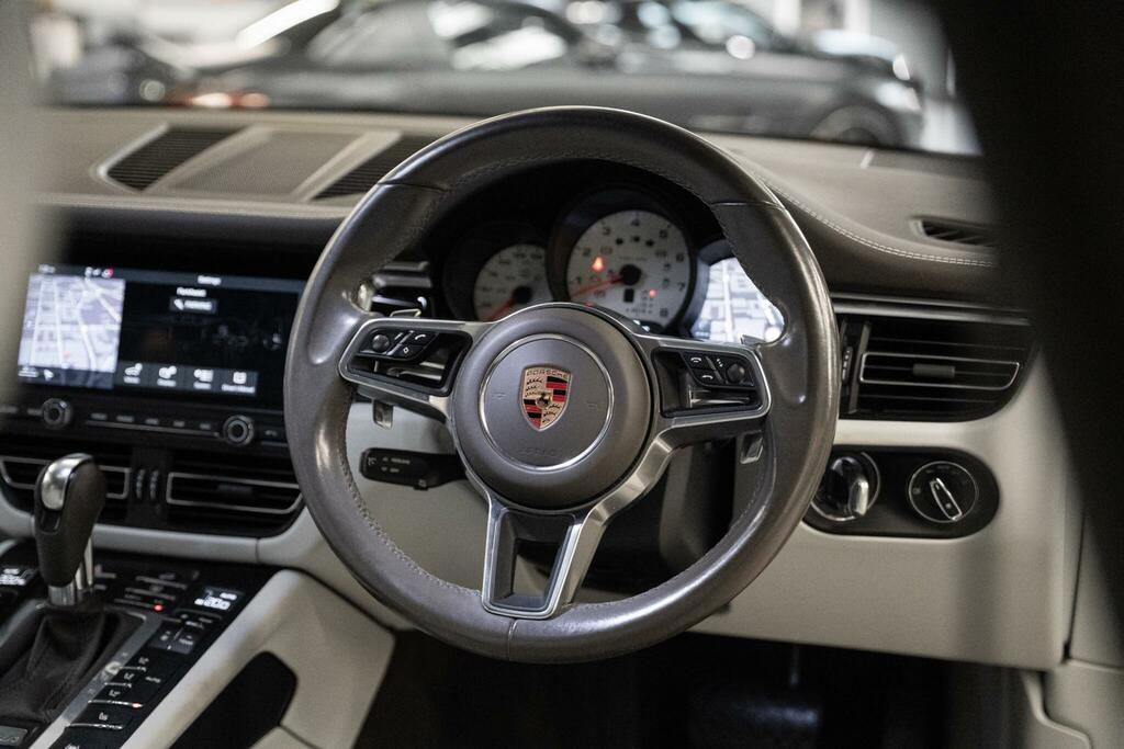 Porsche Macan T V6 S Red #26
