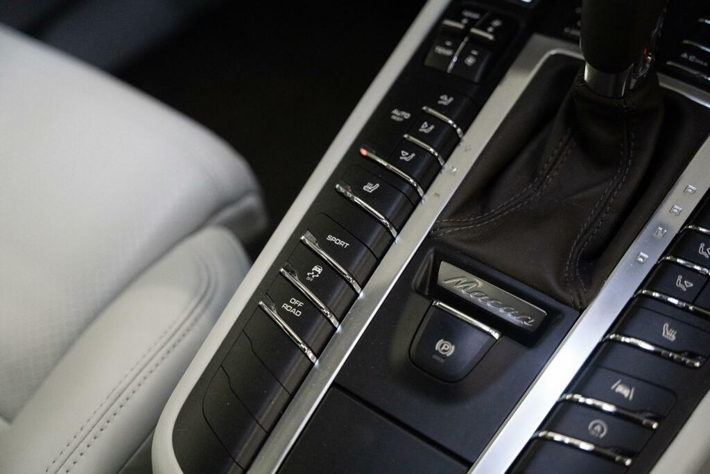 Porsche Macan T V6 S Red #43