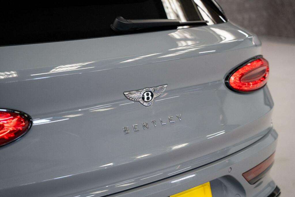 Bentley Bentayga Bentayga V6 Hybrid Green #58