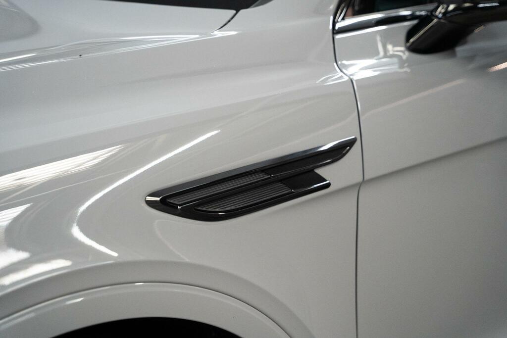 Bentley Bentayga Bentayga V6 Hybrid Green #50