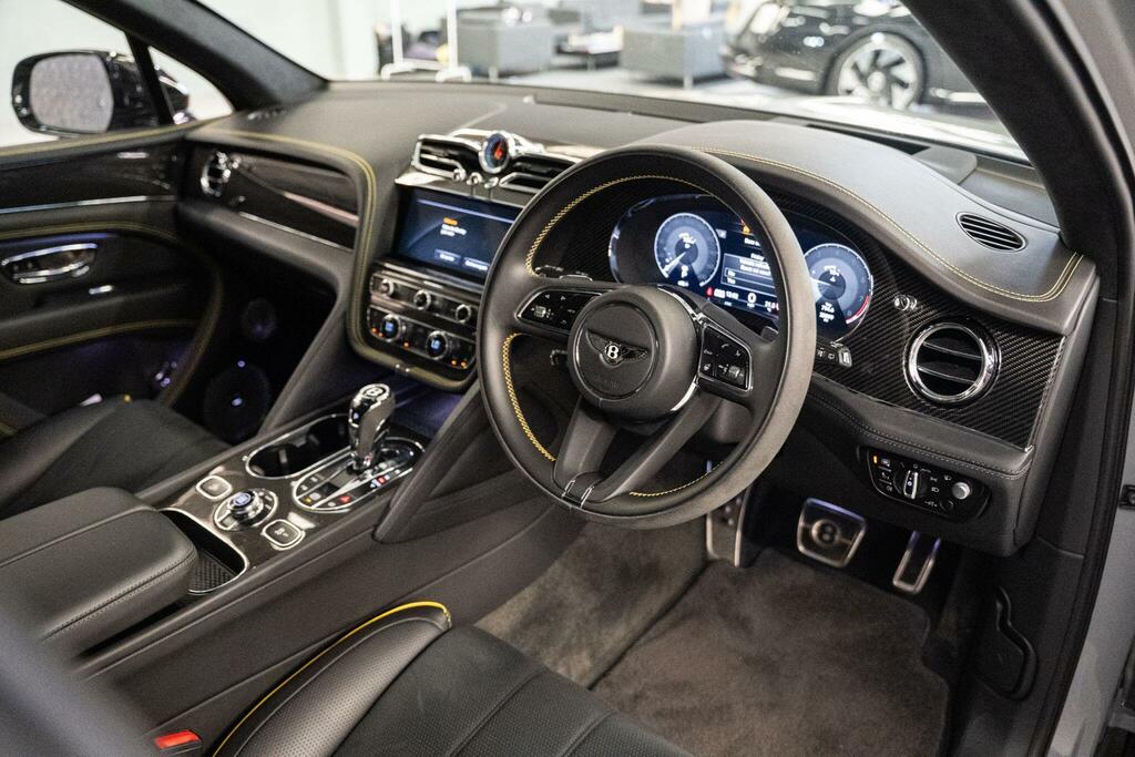 Bentley Bentayga Bentayga V6 Hybrid Green #17