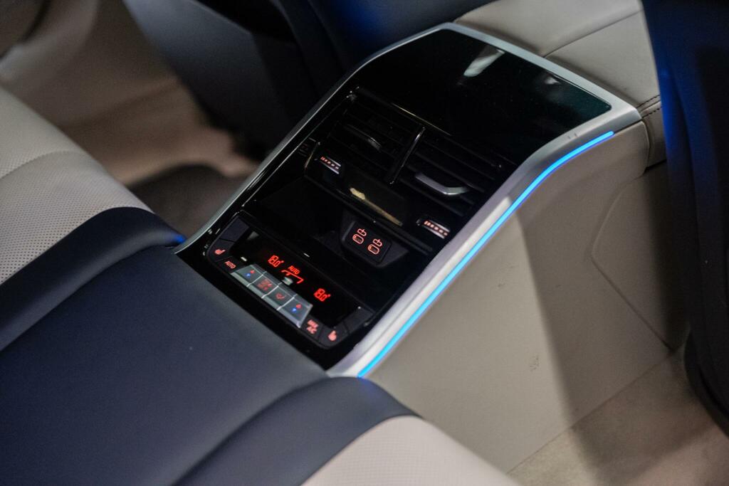 BMW 8 Series Gran Coupe 4.4L Null Blue #27